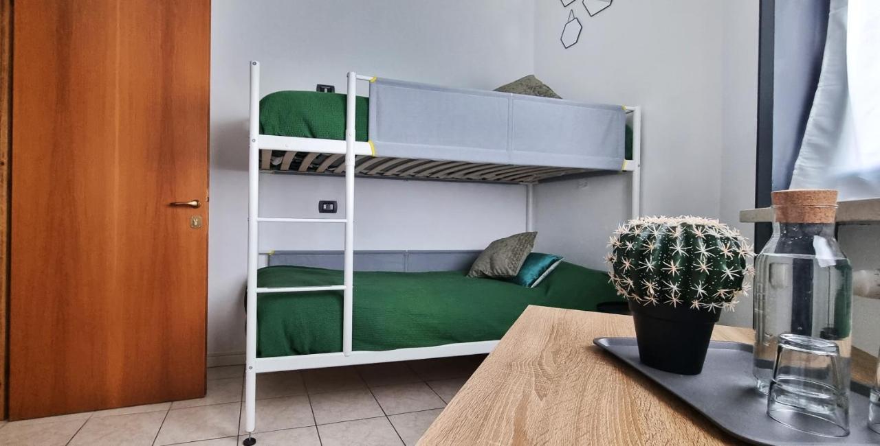 Guesthouse Tree Rooms Industrial Bergamo Eksteriør billede